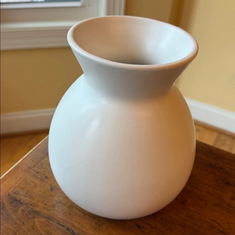 MainStays Modern Minimalist Solid White Ceramic Vase 8”